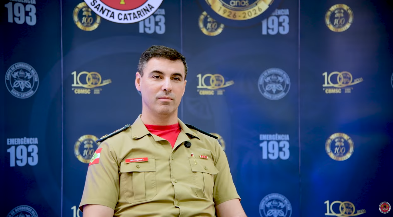 HISTÓRIAS DE BOMBEIROS - CORONEL BM FABIANO DE SOUZA - UM OLHAR PARA OS 100 ANOS DO CBMSC